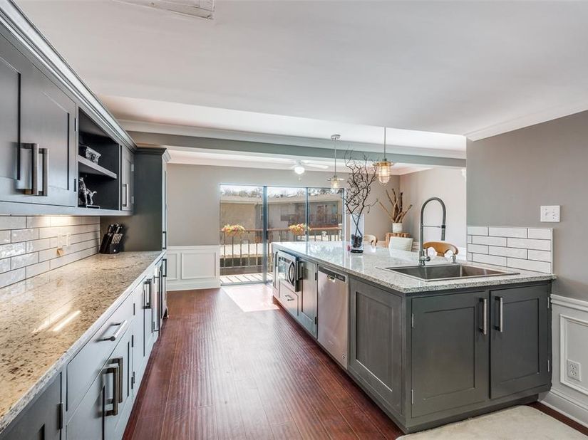 6610  Eastridge Drive  114, Dallas Texas 75231