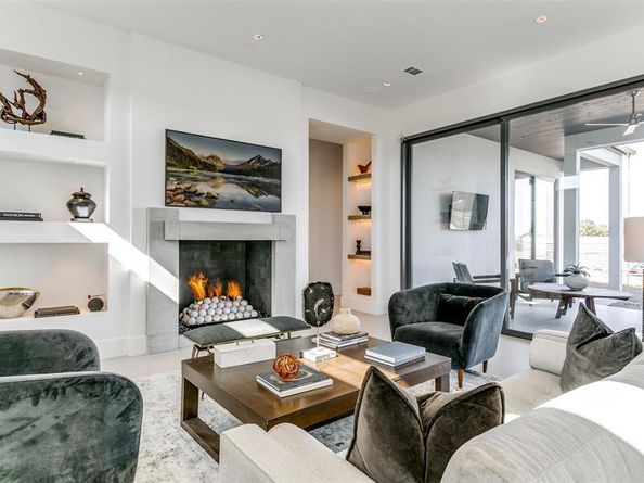 315  Regal Lane , Irving Texas 75039