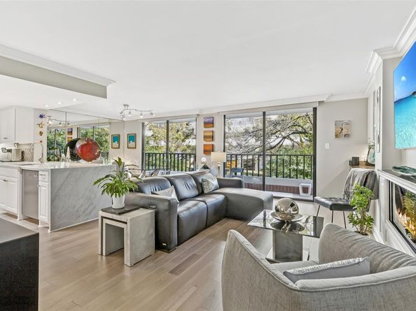 3621  Turtle Creek Boulevard  2D, Dallas Texas 75219