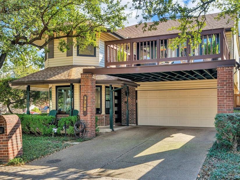 3288  Lakenheath Place , Dallas Texas 75204