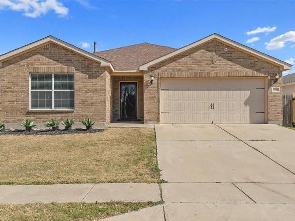 10013  Silent Hollow Drive , Fort Worth Texas 76140