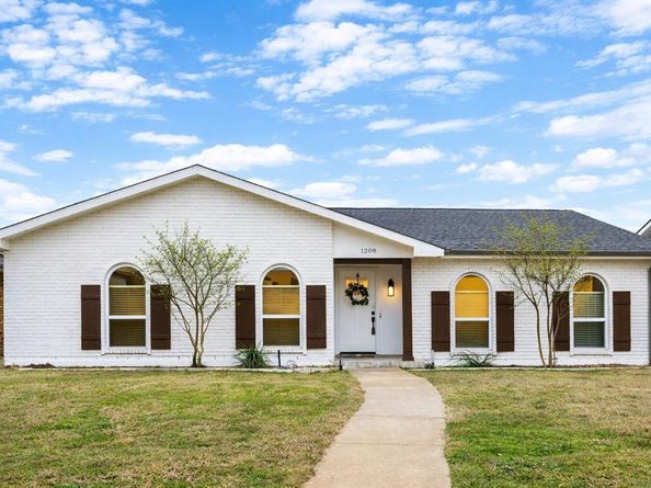 1208  Crestwood Court , Allen Texas 75002