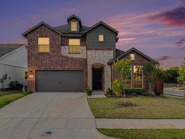 2400  Skara Brae Drive , Denton Texas 76207