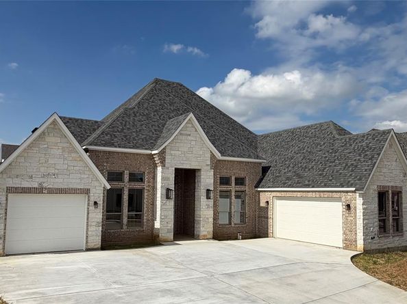 945  Claystone Ridge Drive , Fort Worth Texas 76028