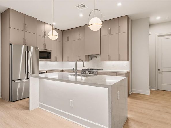 1900 S Ervay Street  416, Dallas Texas 75215