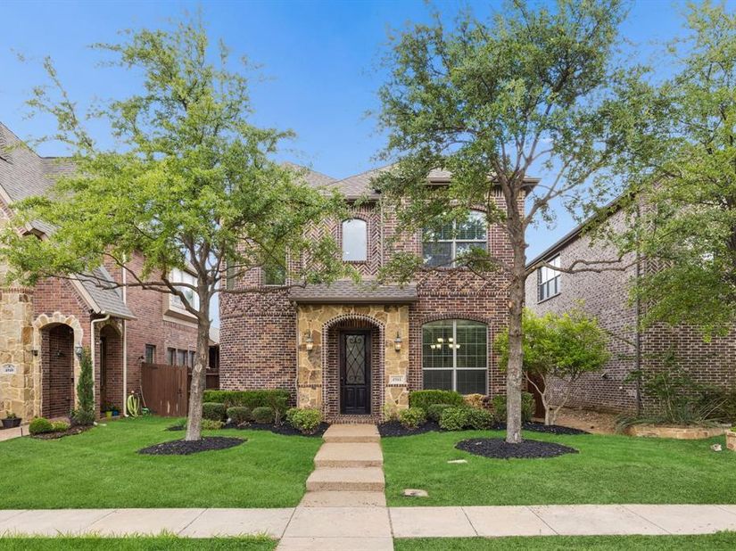 4944  Dominion Boulevard , Irving Texas 75038
