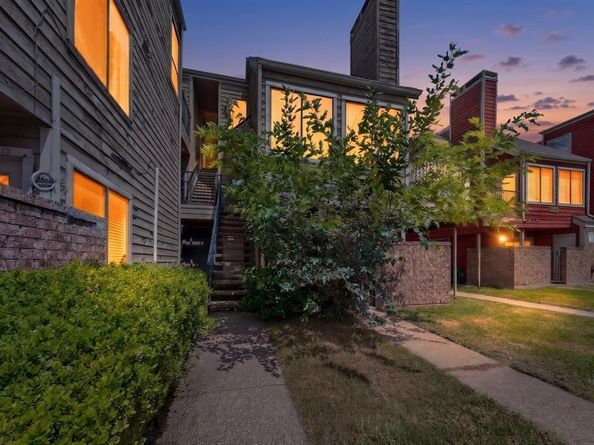 9811  Walnut Street  203, Dallas Texas 75243