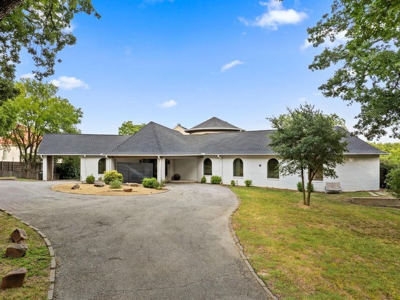 8542  Meadowbrook Drive , Fort Worth Texas 76120