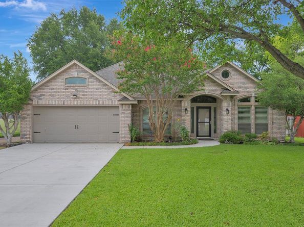 4731  Saddlebrook Drive , Benbrook Texas 76116