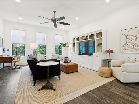 7333  Valley View Lane  604, Dallas Texas 75240