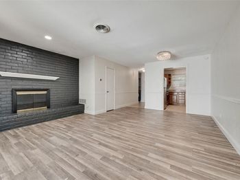 15817  El Estado Drive 
