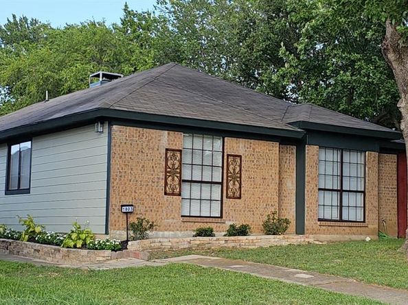 1803  Sherwood Place , Carrollton Texas 75006