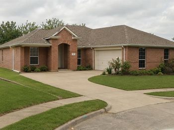 1412  Sleepy Hollow Drive 