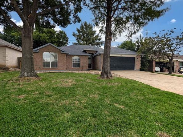 1604  Fern Drive , Mansfield Texas 76063