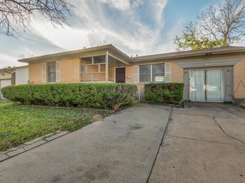 2217  Garden Oaks Drive 