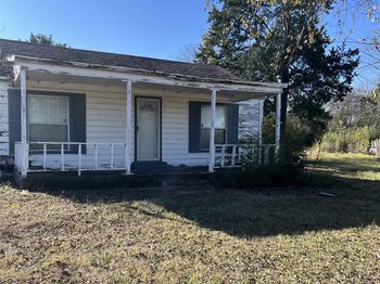 806 E Parkerville Road 