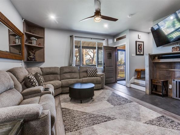 1529  Seegar Street , Dallas Texas 75215