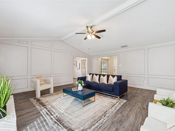 1930  Vista Oaks Drive , Carrollton Texas 75007