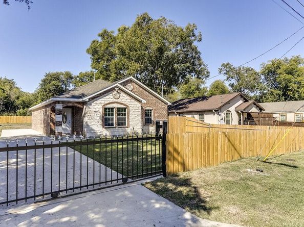 1830  Fernwood Avenue , Dallas Texas 75216