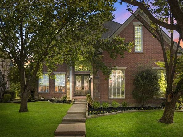 2070  Azalea Trail , Irving Texas 75063