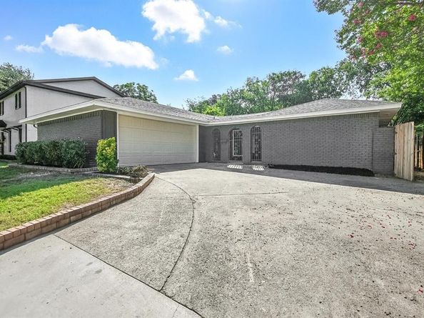 1614  Camero Drive , Carrollton Texas 75006