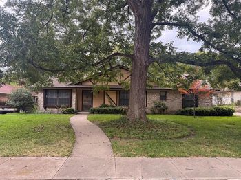 924  Forest Glen Drive 