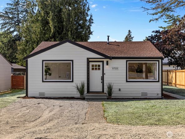 9733 Evanston Avenue N, Seattle WA 98103