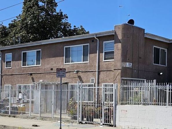 426 W 77th Street, Los Angeles CA 90003