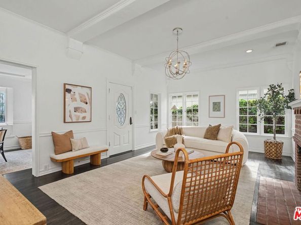 5009 Willowcrest Avenue, North Hollywood CA 91601