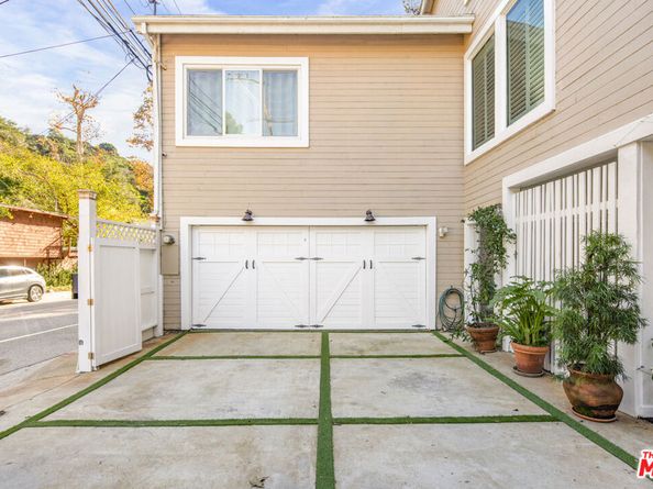 1647 N Beverly Glen Boulevard, Los Angeles CA 90077