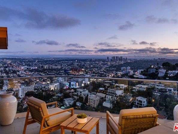 8572 Hillside Avenue, Los Angeles CA 90069