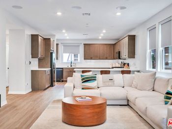 515 Daniel Freeman Circle