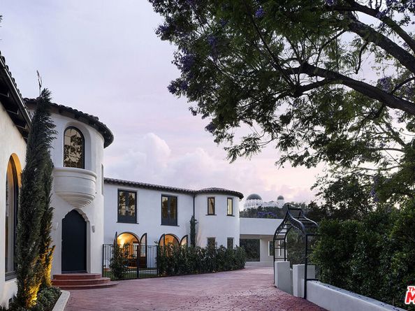 2720 Glendower Avenue, Los Angeles CA 90027