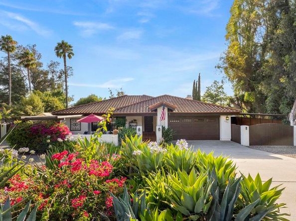 1305 Scenic Dr, Escondido CA 92029