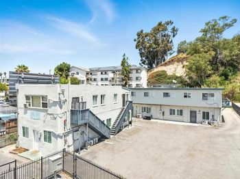 5502 E University Avenue