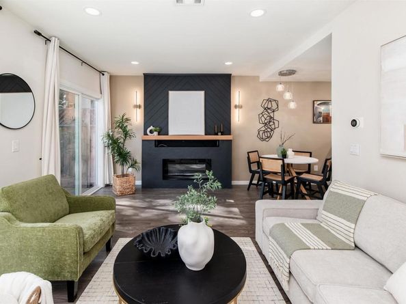 2349 Altisma Way B, Carlsbad CA 92009