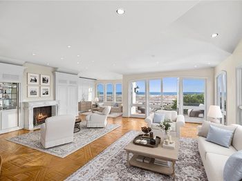 1201 E Balboa Boulevard