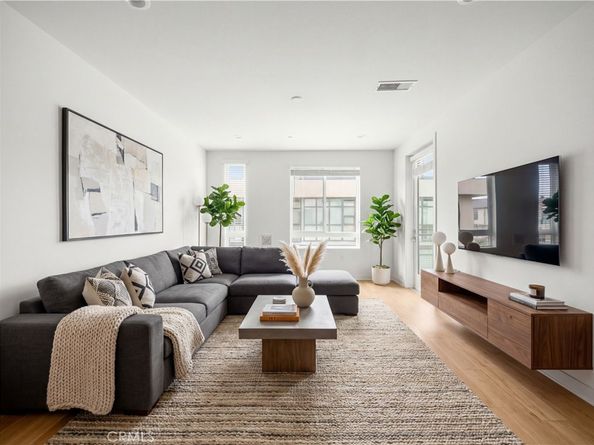 2402 Nolita, Irvine CA 92612