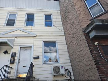 598 West Side Ave
