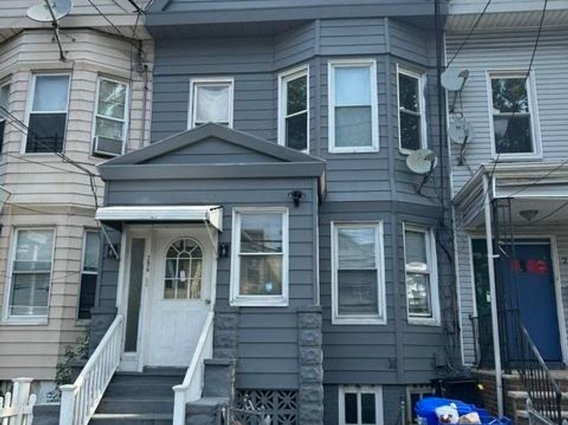 296 Ege Ave, Jersey City NJ 07304