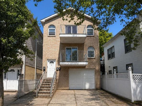 19 Parnell Pl, Jersey City NJ 07305
