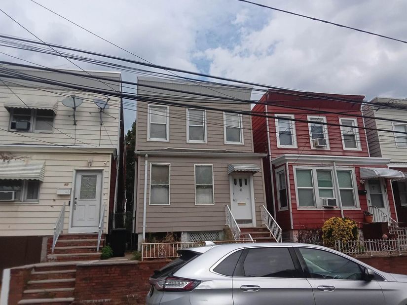 41 West 11th St, Bayonne NJ 07002