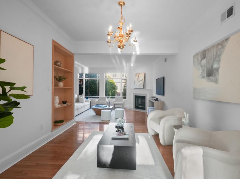 105 Hudson Cove, Edgewater NJ 07020