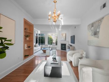 105 Hudson Cove