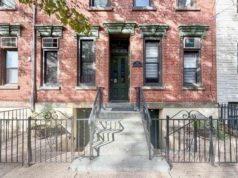 372 2nd St 4L, Jersey City NJ 07302