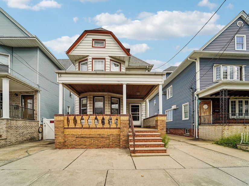 155 West 3rd St, Bayonne NJ 07002