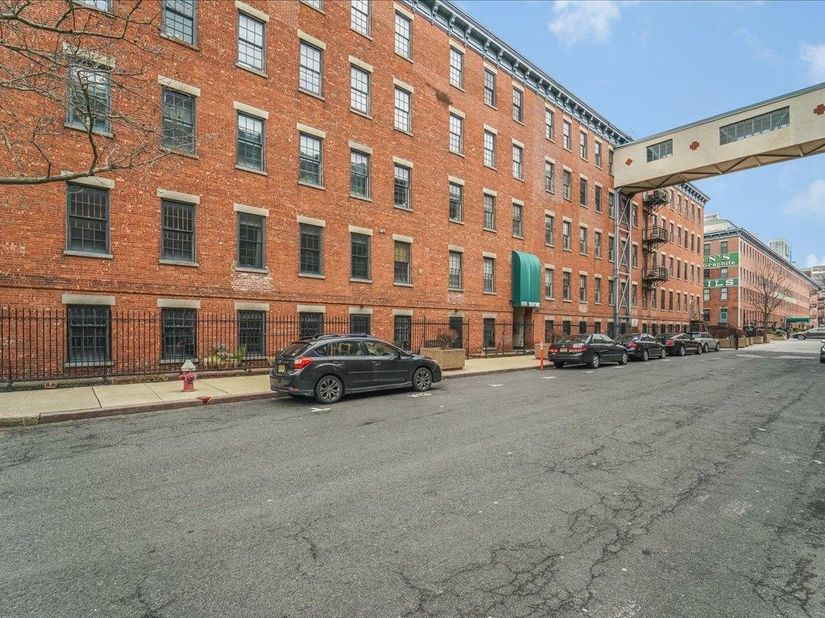 186 Wayne St 426D, Jersey City NJ 07302
