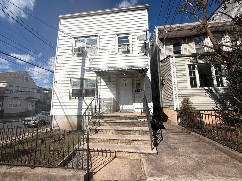 38 Cliff St, Jersey City NJ 07306