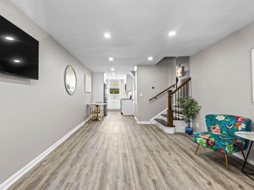 4 Parkside Lane, Bayonne NJ 07002