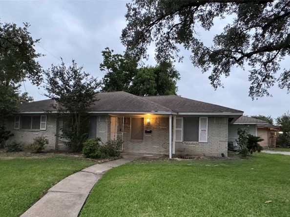 1102 Laurentide Street, Houston TX 77029